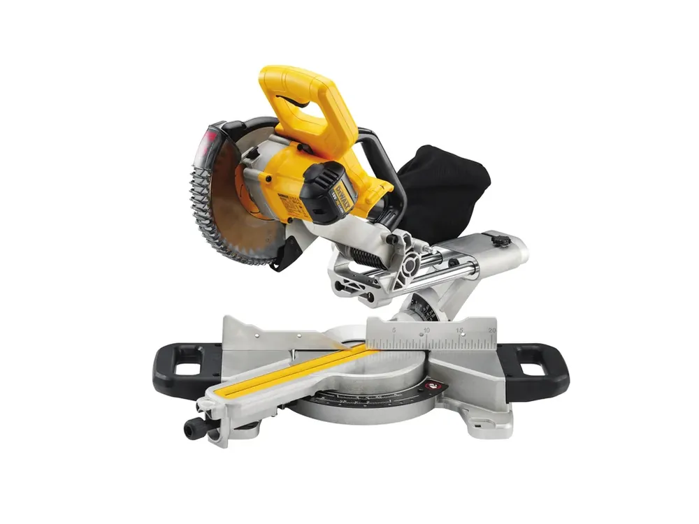 Aku pokosová pila 18V XR DCS365N DeWALT ( bez aku a nabíječky ) Zlevněný