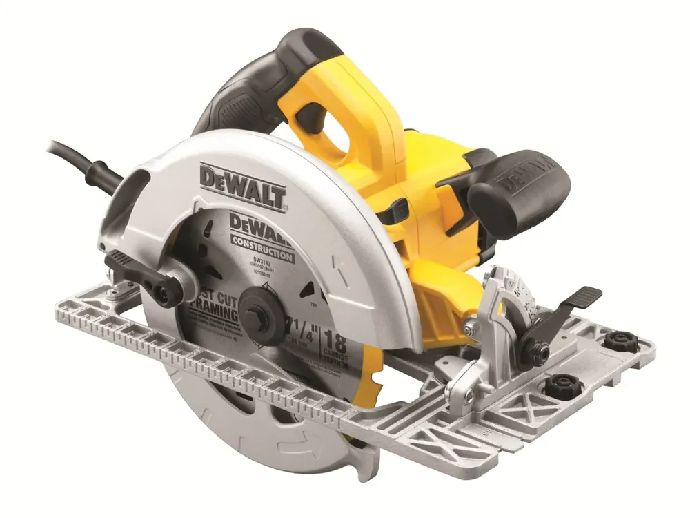 Značkový Kotoučová pila 61mm / 1600W v kufru DWE576K DeWALT