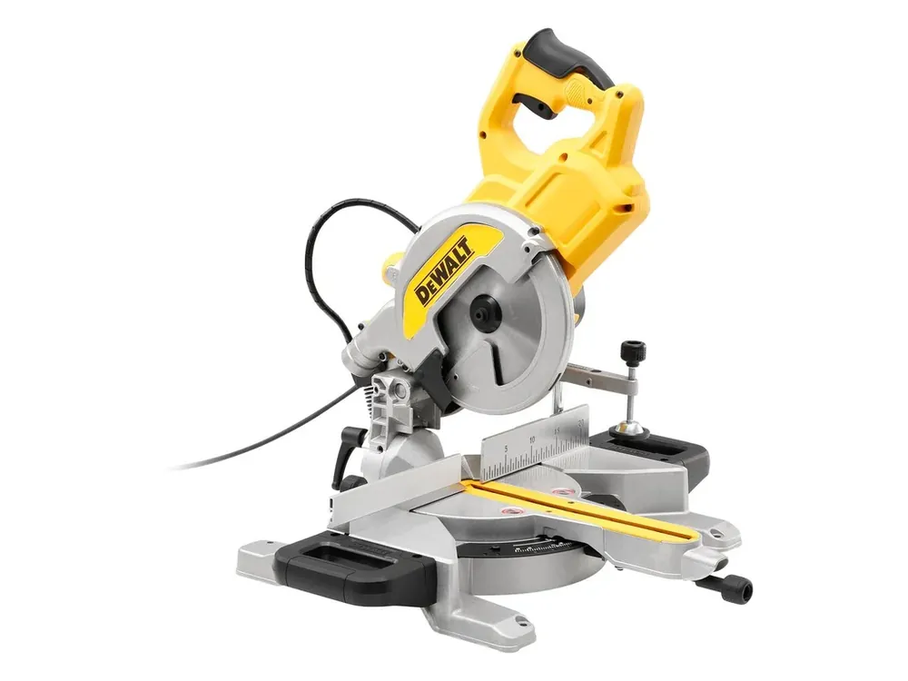 Ověřený Pokosová pila 216mm DWS777 DeWALT
